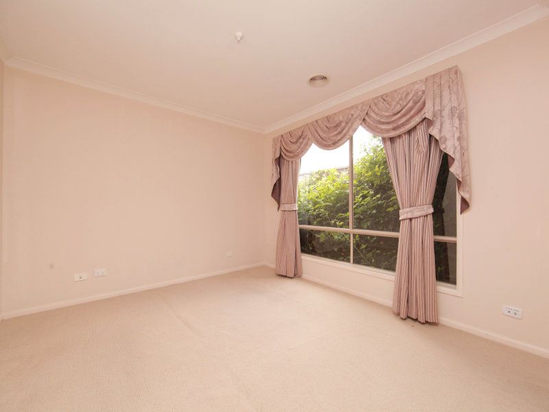 21 Fuschia Grove SOUTH MORANG, South Morang - Thumbnail 8