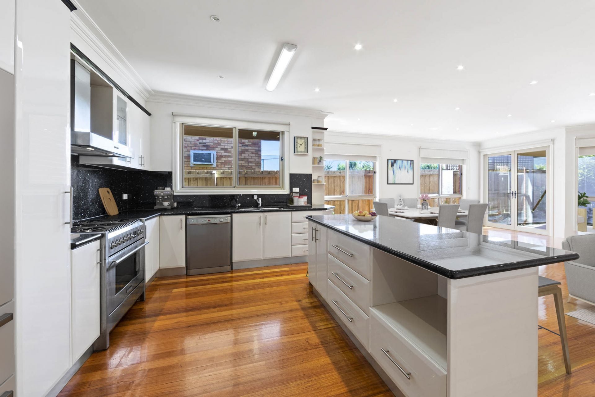 63 Downshire Road, Elsternwick - Thumbnail 5