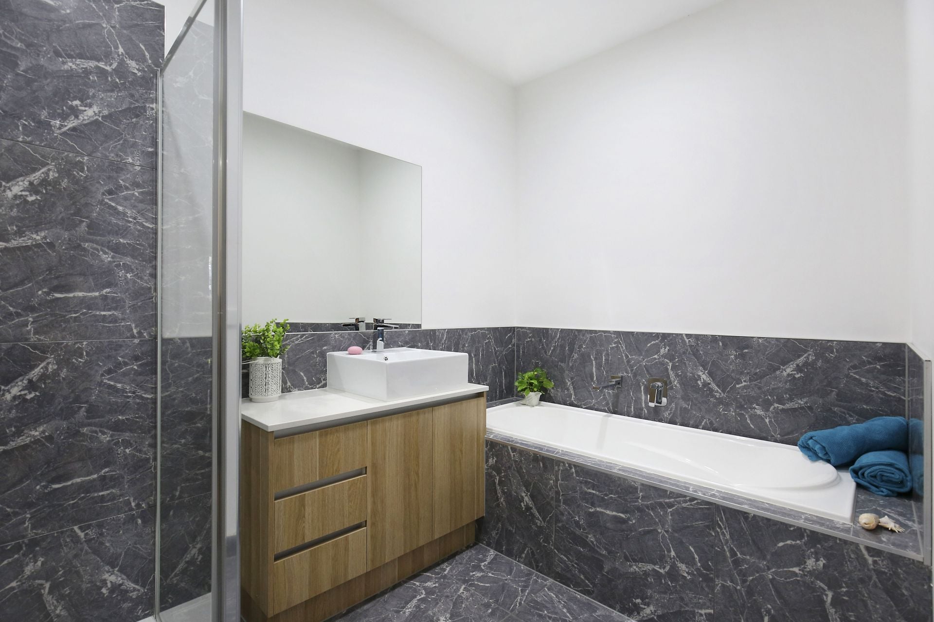 STYLISH MODERN LIVING