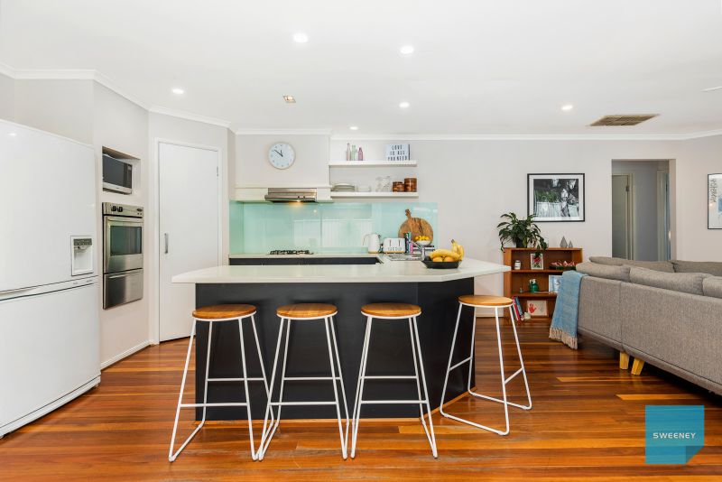 4 Wendouree Parade, Caroline Springs - Thumbnail 5