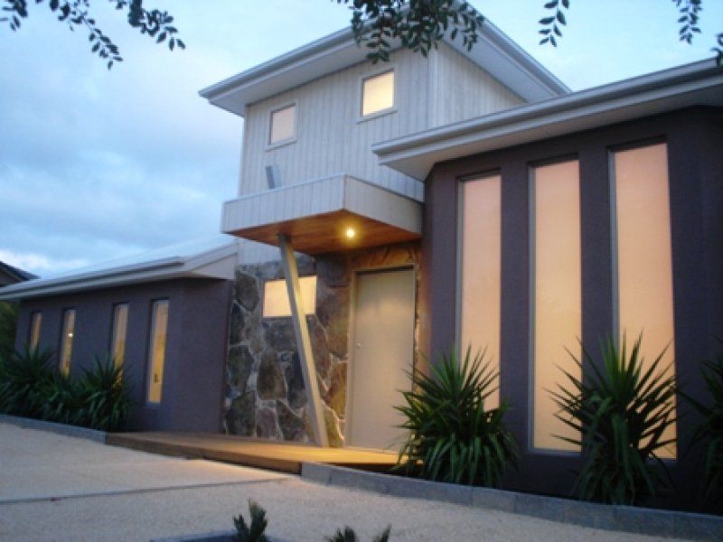2 Stradbroke Gardens, Caroline Springs - Thumbnail 2