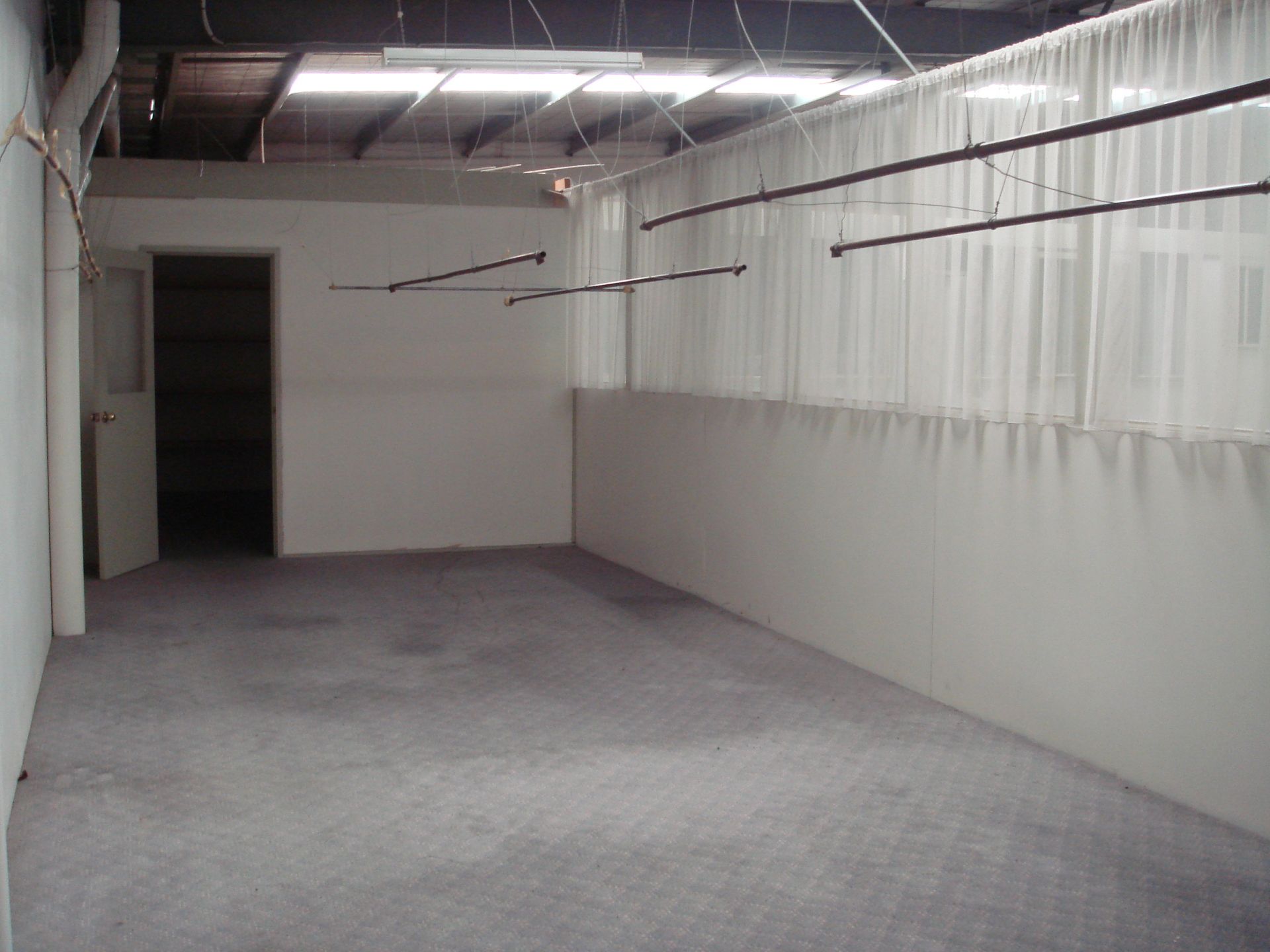 LEASED INVESTMENT OPPORTUNITY - MUST BE SOLD!!
