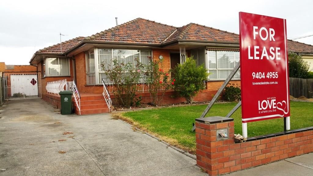 3 BEDROOM HOME, CLOSE TO ALL AMENITIES...