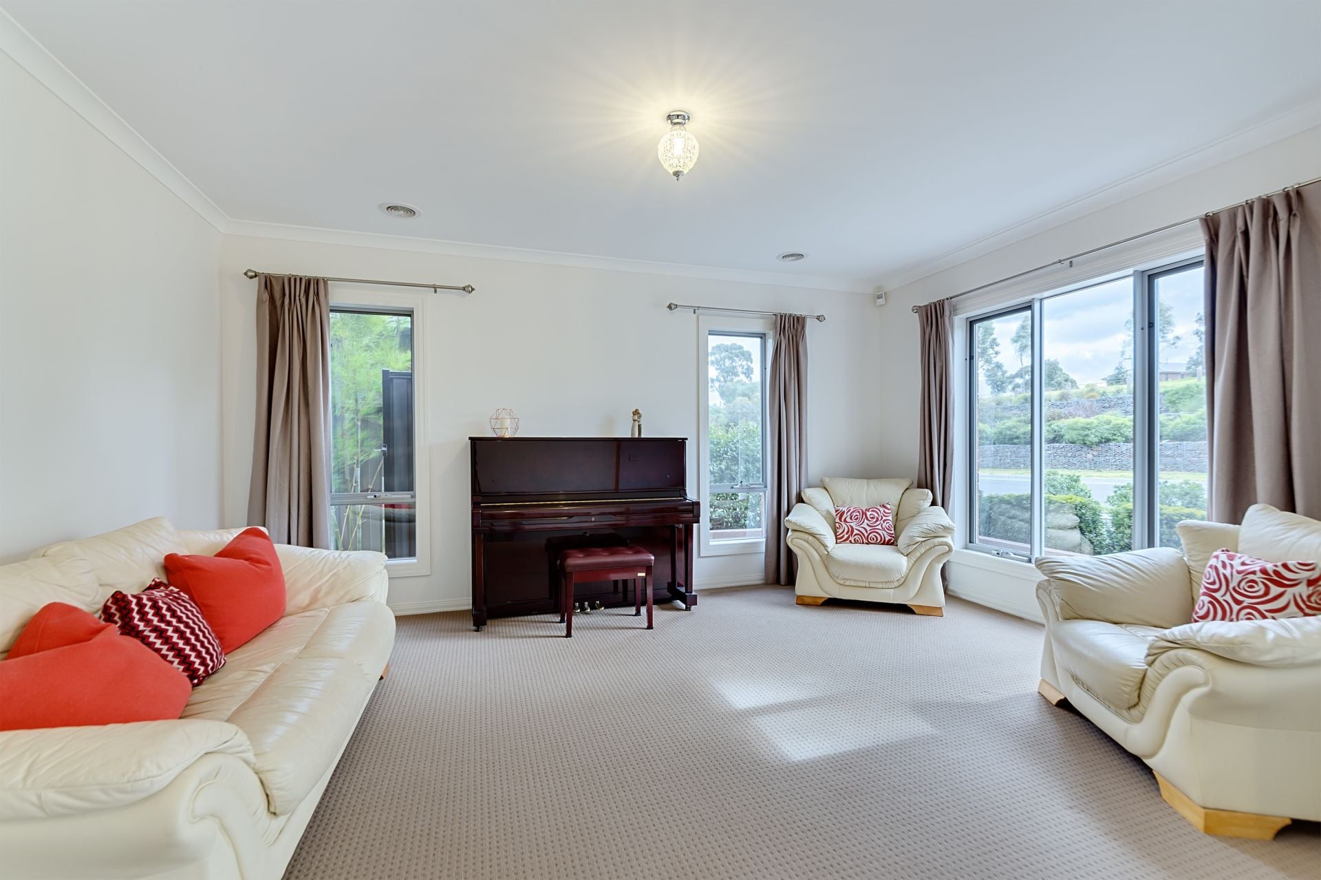 15 Dalmeny Way Mernda, Mernda - Thumbnail 2