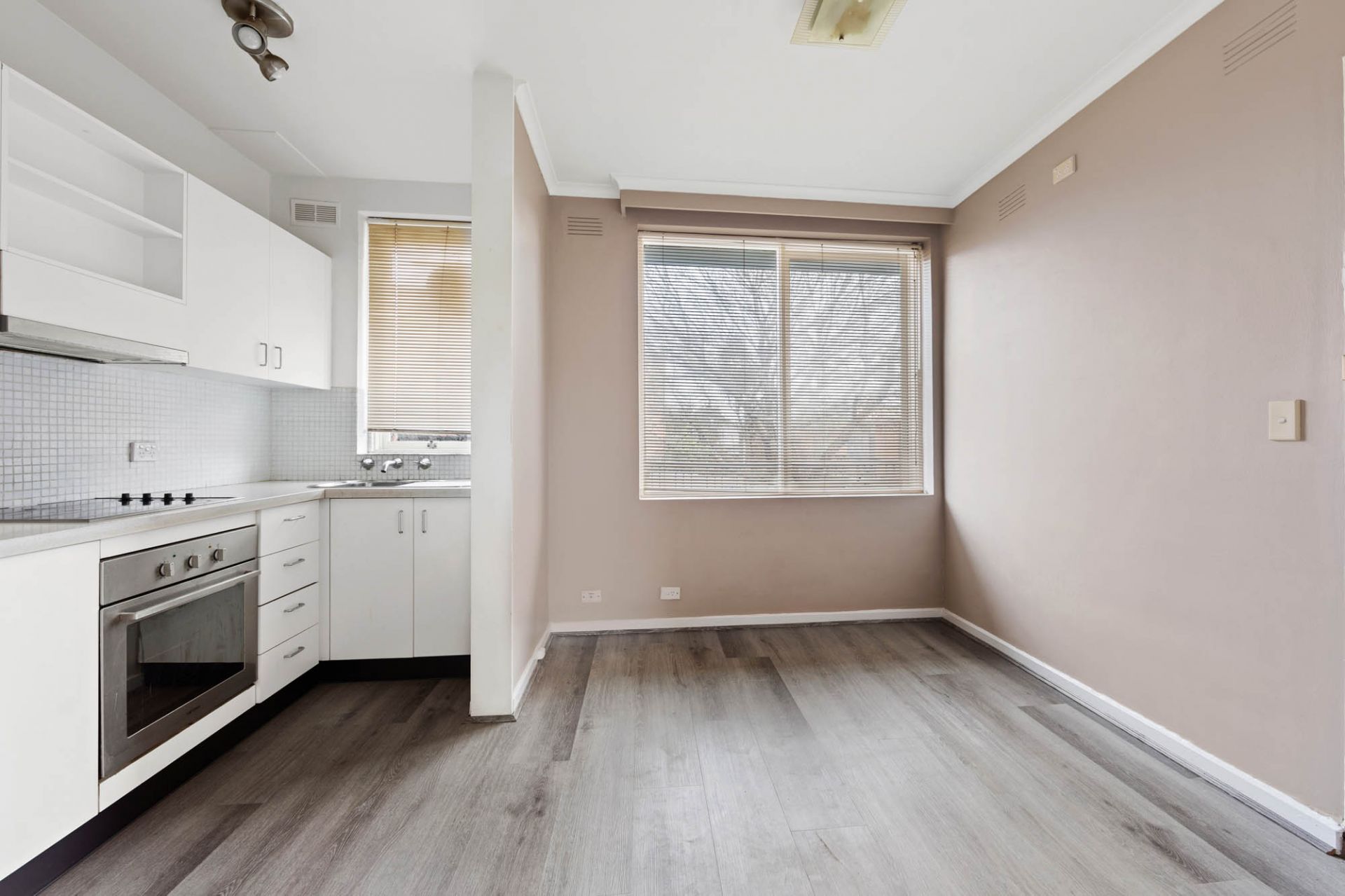5/56 Carlisle Street, St Kilda - Thumbnail 4