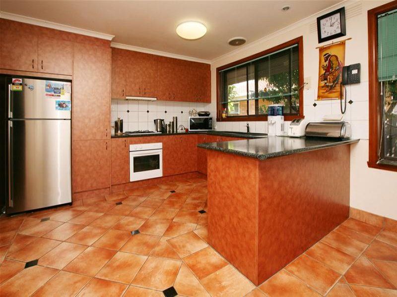 Well Maintained Family Home, Close to All Amenities!!
