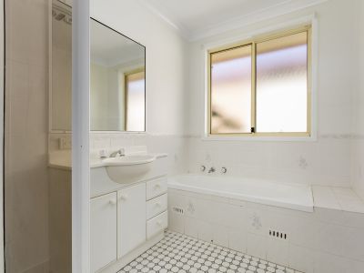 11 Balala Crt, Wattle Grove