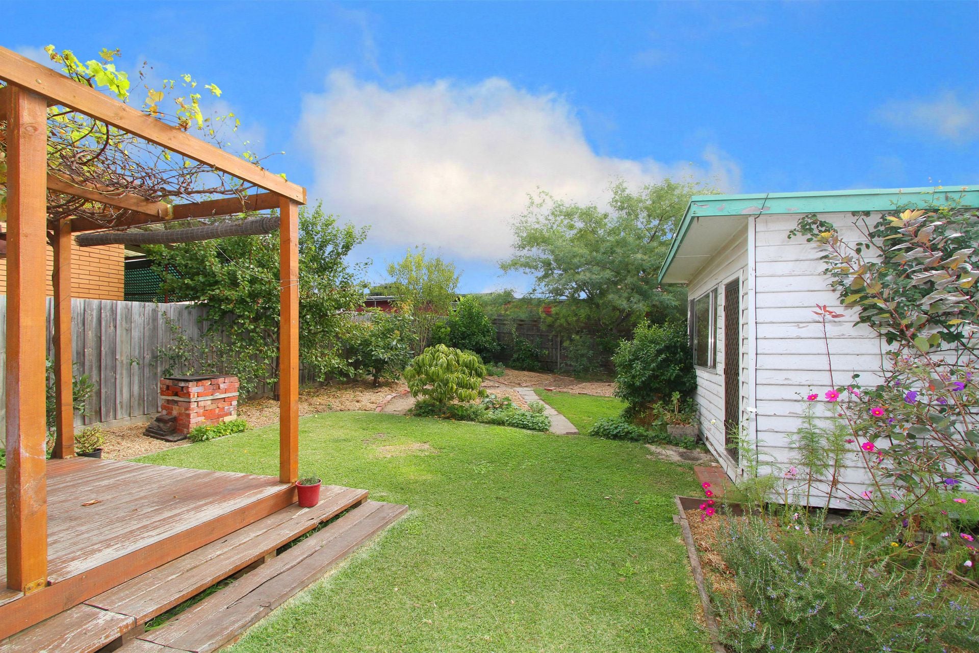 GREAT LOCATION GREAT HOME