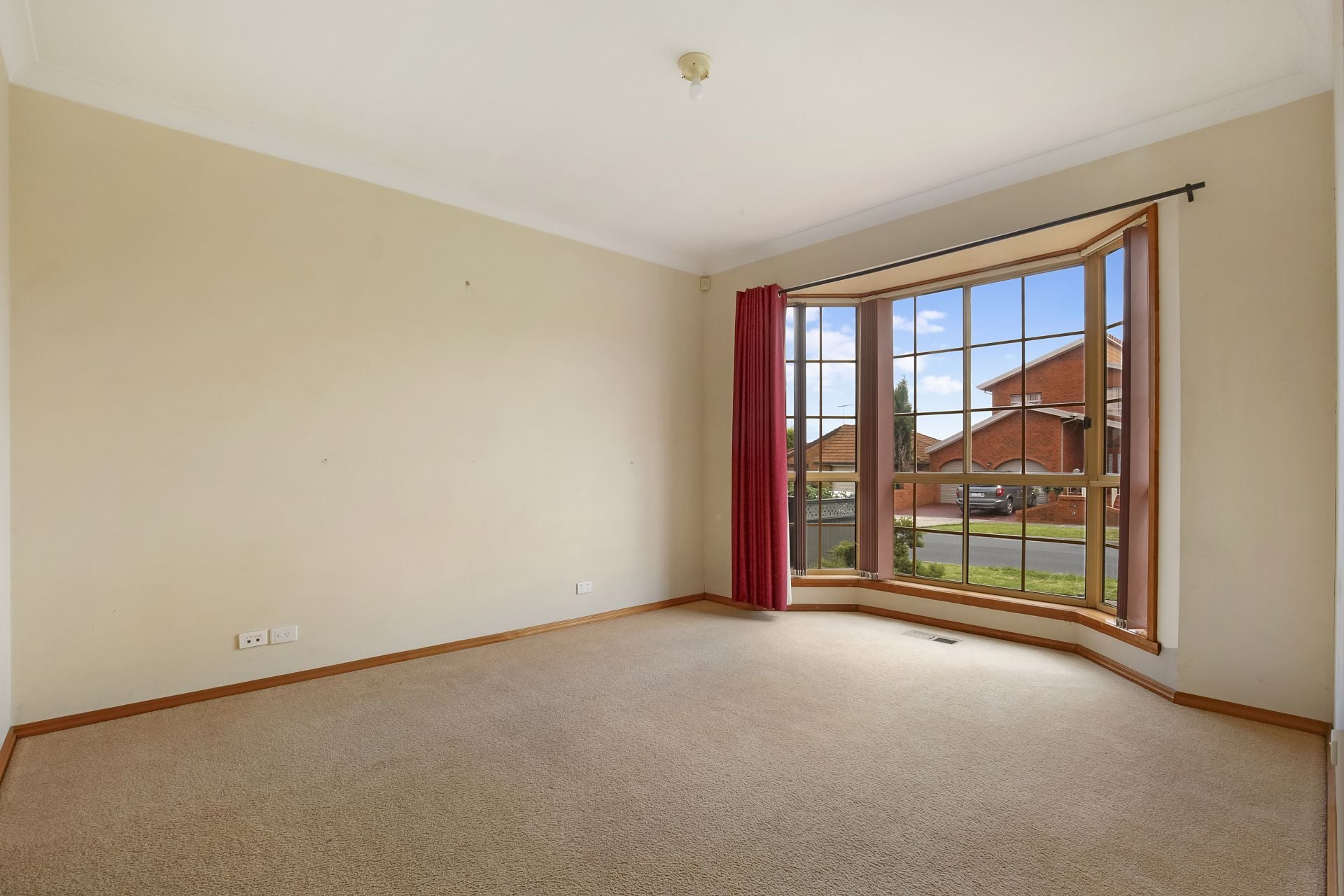 FABULOUS FAMILY HOME - DONT MISS OUT!