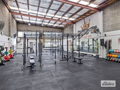 RARE INNER-CITY OFFICE/WAREHOUSE!