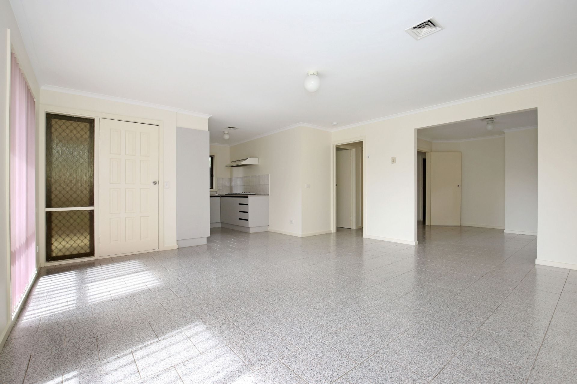 HIDDEN GEM, JUST MOMENTS TO ALL AMENITIES   *Insp Tue 7th May @ 5:05pm*