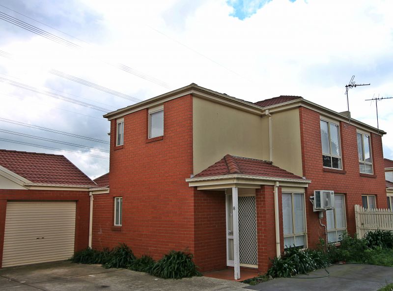 8/23 Kelvin Grove, South Morang