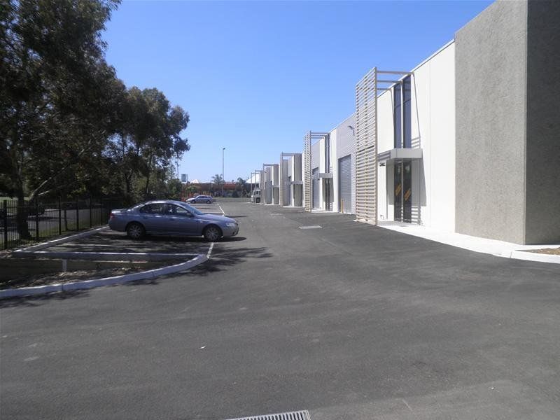 NEW 130 M2 APPROX WAREHOUSE WITH STREET FRONTAGE  - M & M BUSINESS PARK!!