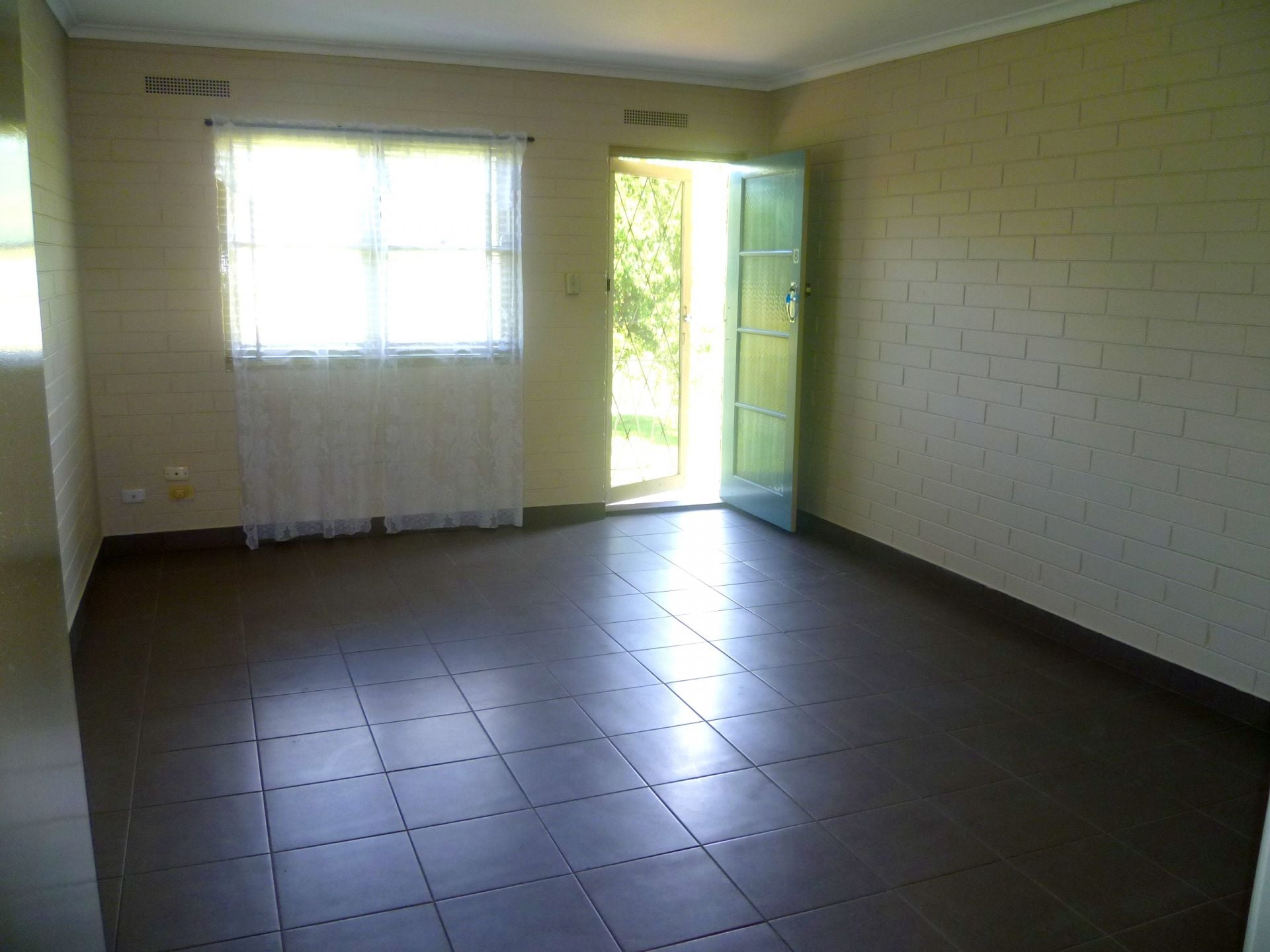 Fantastic Location, Fantastic Price!
