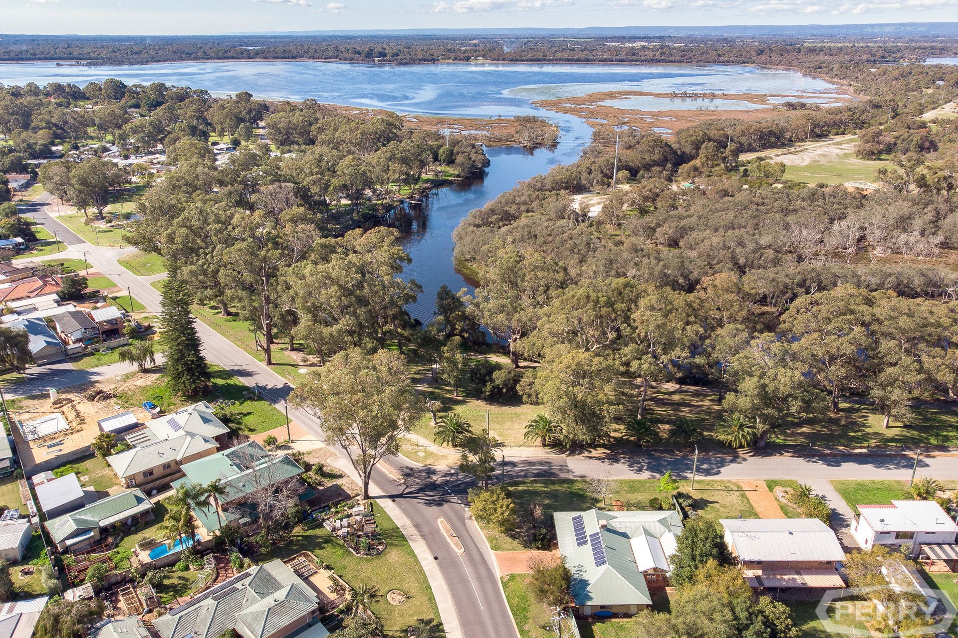 16 Redcliffe Road, Greenfields H.& N. PERRY