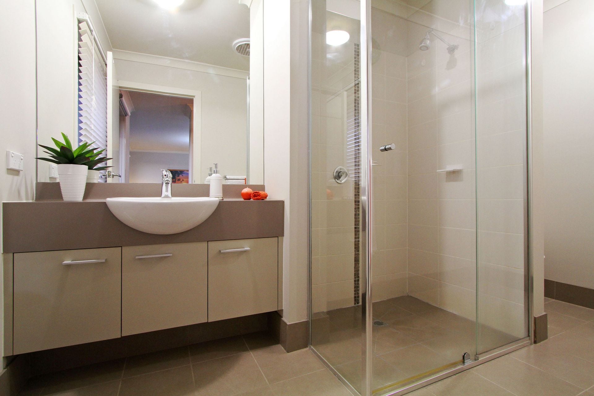 MODERN HOME IN THE HEART OF LYNDARUM