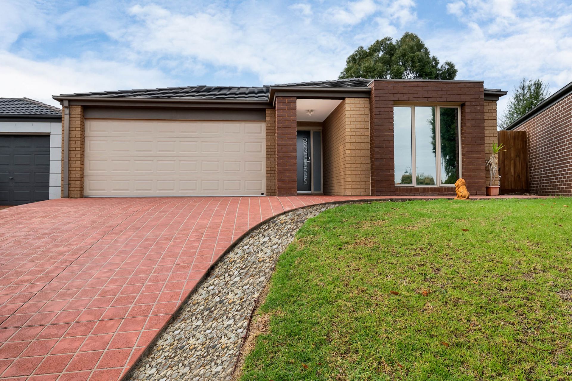 10 Sing Crescent, Berwick VIC