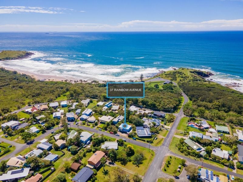 SOLD BY CARDOW & PARTNERS WOOLGOOLGA PH: 6654 1148