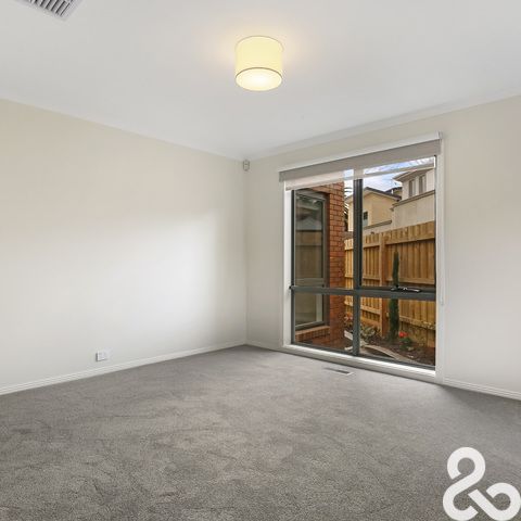 **Executive Family Luxury Living in Ivanhoe**