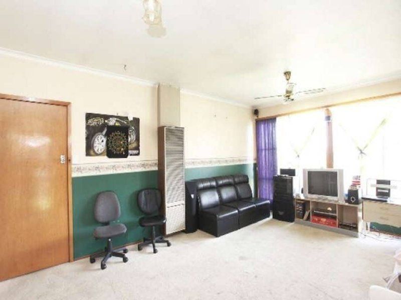 47 Cropley Crescent, Laverton - Thumbnail 4