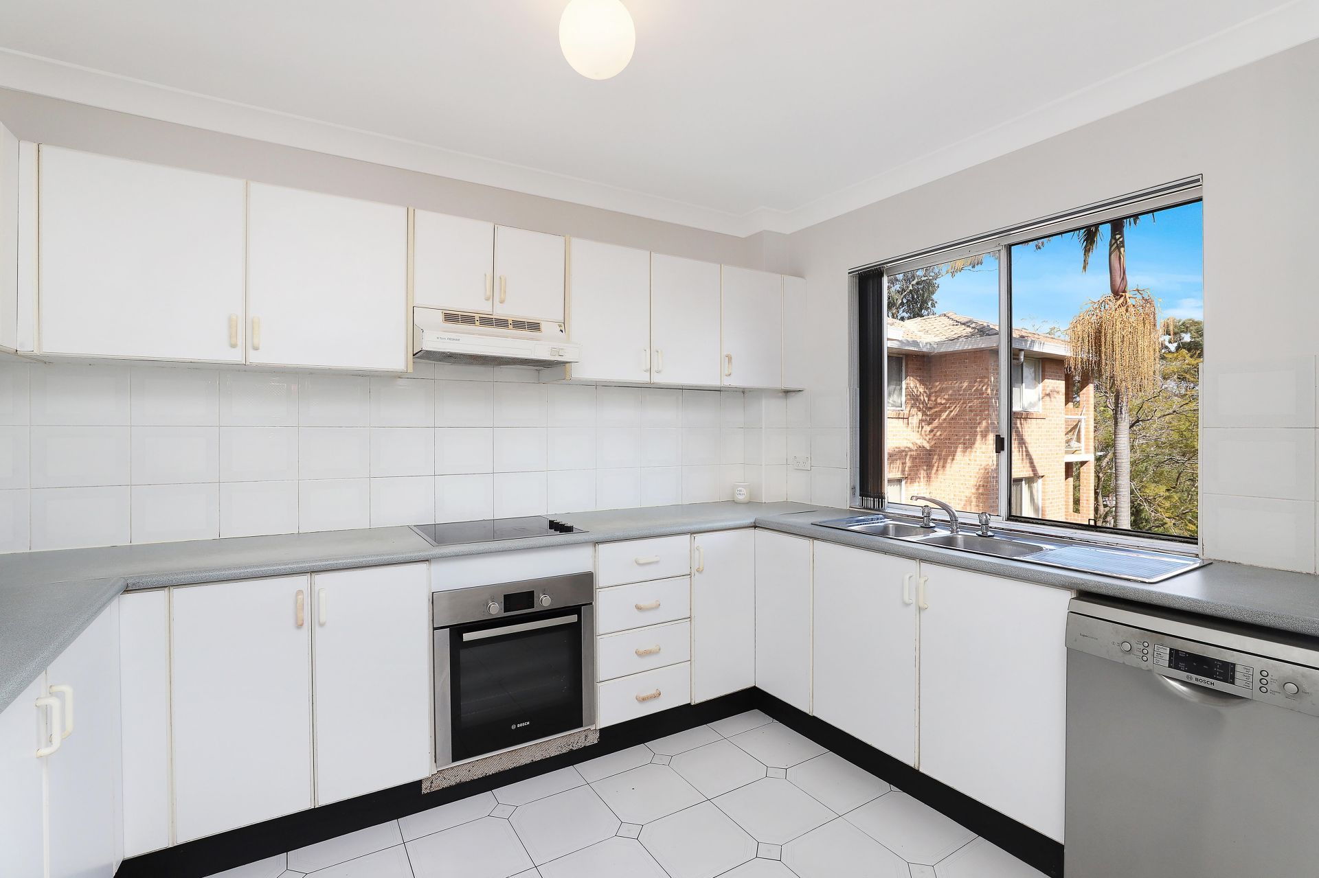 11/499 President Avenue, Sutherland, Sutherland - Thumbnail 3