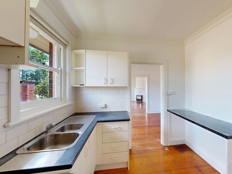 2/8 Edlington Street, Hawthorn - Thumbnail 2