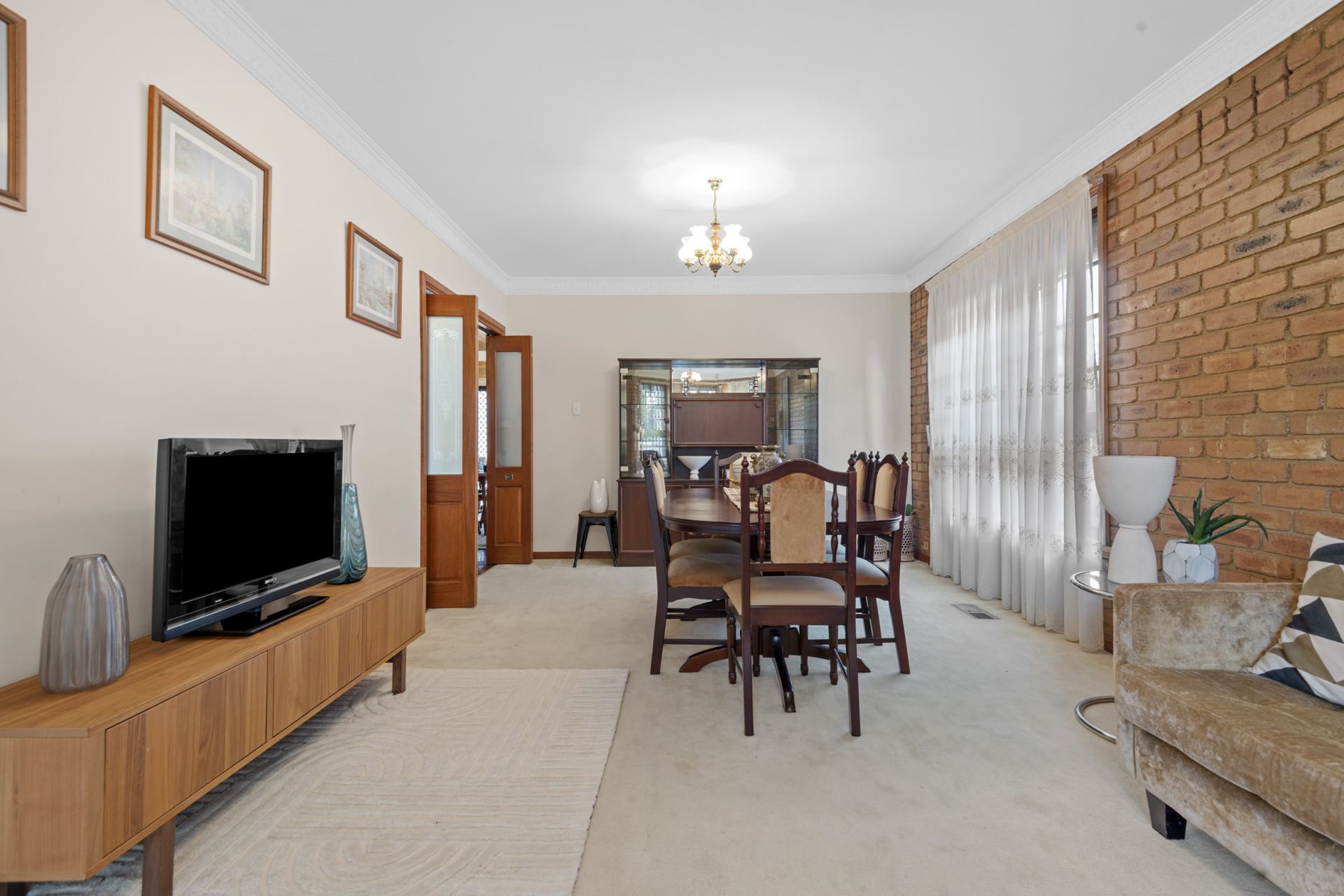GOLDEN OPPORTUNITY ON GOLDSMITH