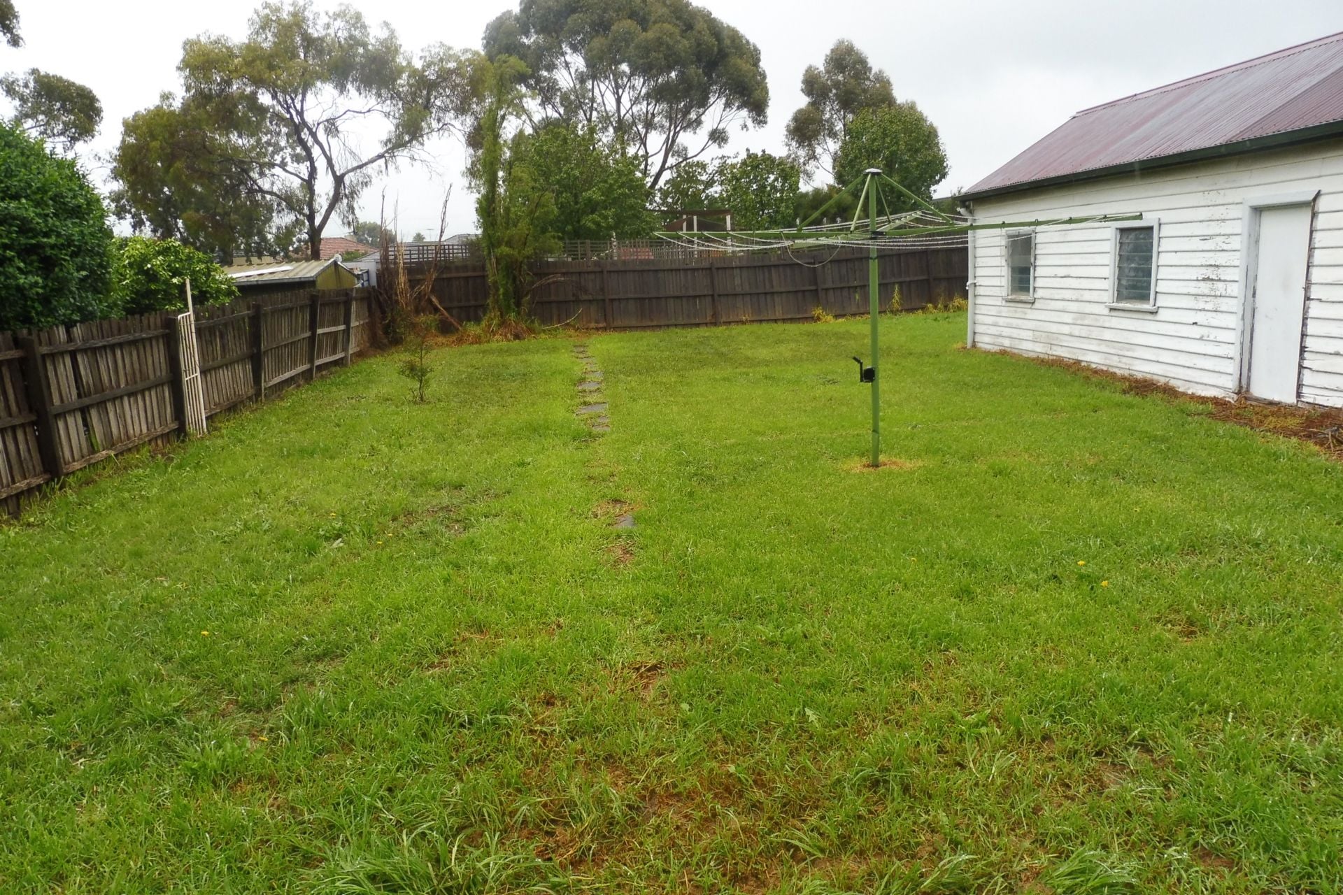 AFFORDABLE AND IN GREAT LOCATION!- 6 MONTH LEASE ONLY