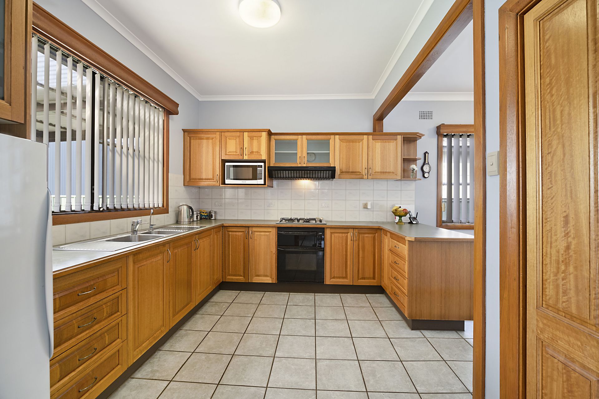 Treasured Home on Dual Access Block with R3 Zoning Close to Beach and Lake, To Beach And Lake - Thumbnail 6