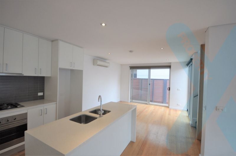 Three Bedroom Townhouse with Carpark!