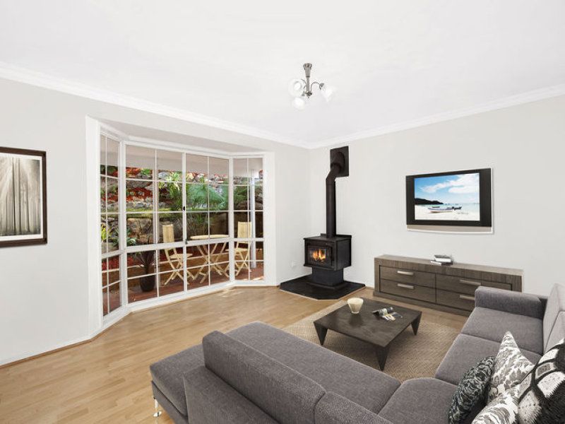 11 Phoenix Place, ILLAWONG, Illawong - Thumbnail 4