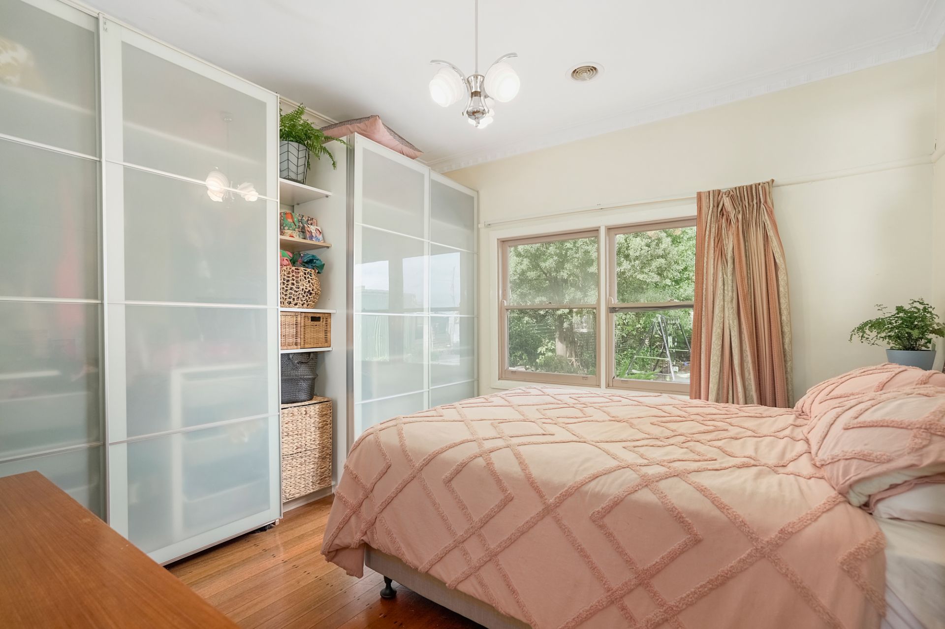 1b Campbells  Crescent, Redan, Redan - Thumbnail 8