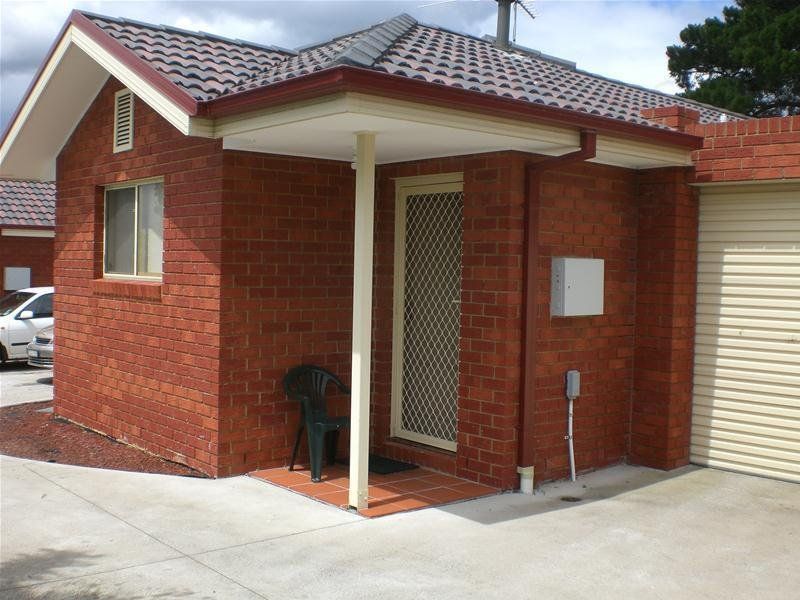 2/6 Erskine Avenue, Reservoir