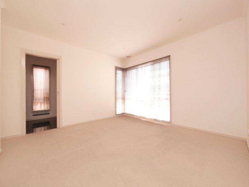 82 Tuross Crescent SOUTH MORANG, South Morang - Thumbnail 7