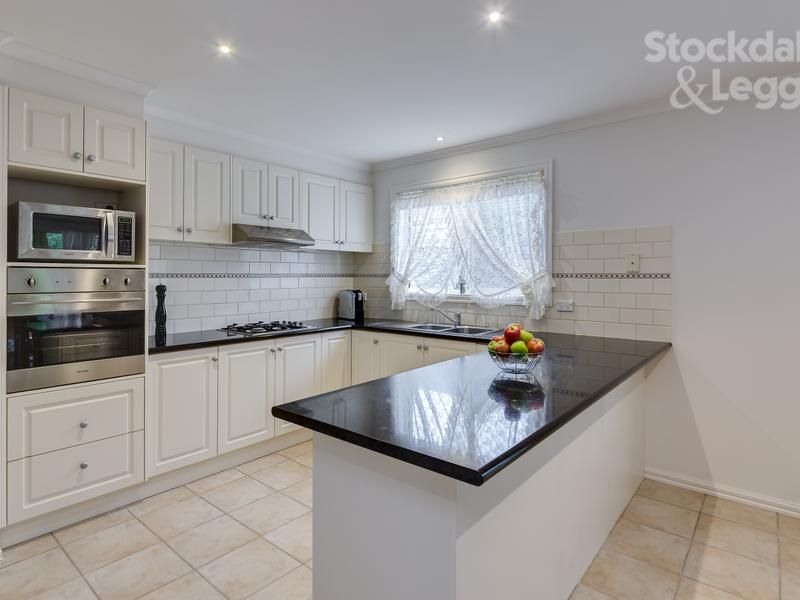 10 Masked Owl Road SOUTH MORANG, South Morang - Thumbnail 5