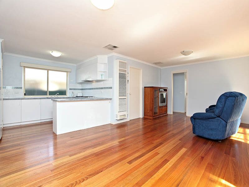 24 Wood Grove, Burnside - Thumbnail 5