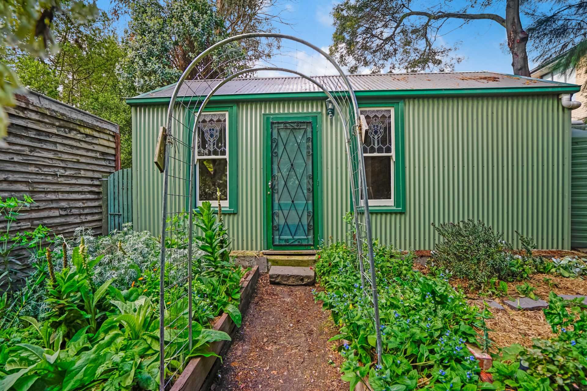 719 Laurie Street, Mount Pleasant, Mount Pleasant - Thumbnail 3