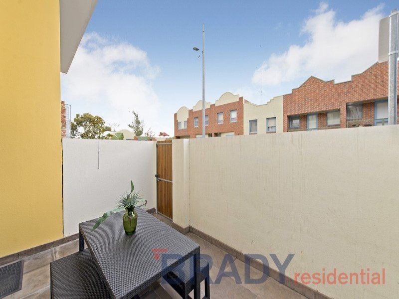 30/1 Villiers Street NORTH MELBOURNE VIC, North Melbourne - Thumbnail 3