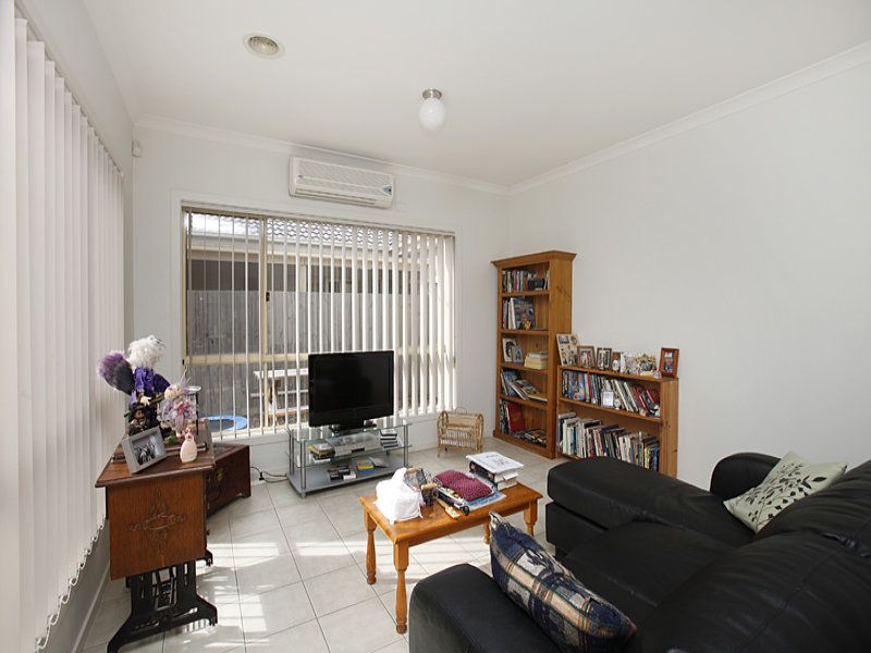 22 Kensington Crescent, Altona Meadows - Thumbnail 5