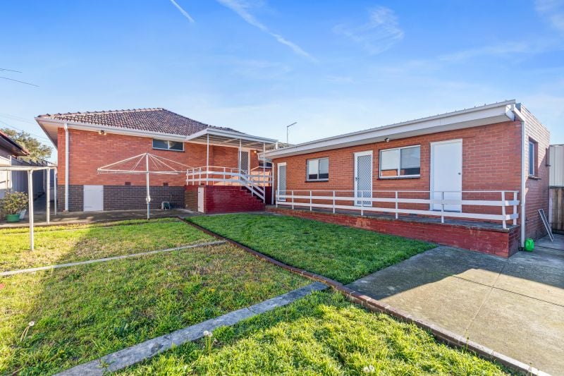 16 Winslow Avenue, Lalor
