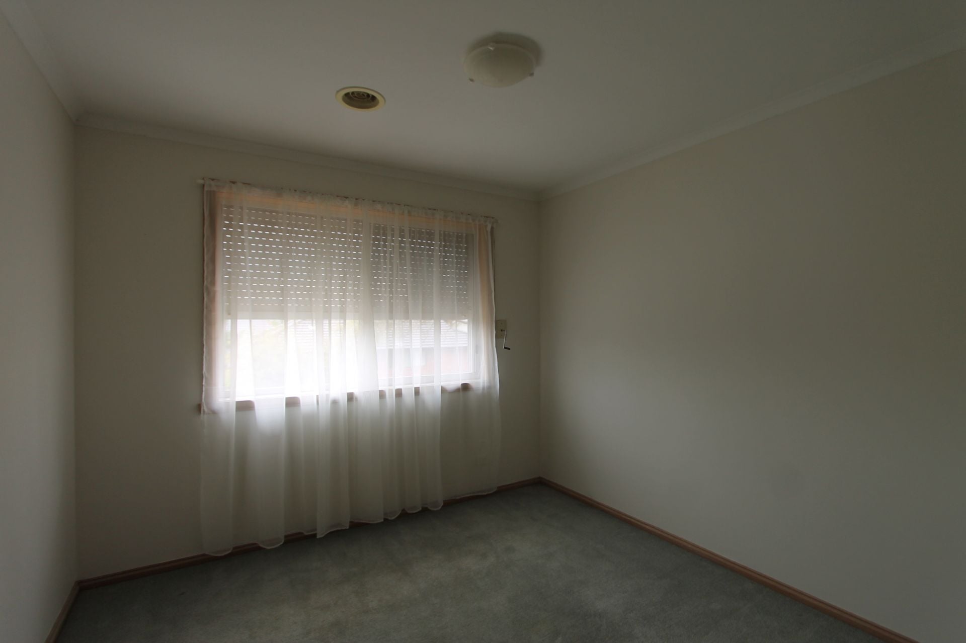 Lovely Family Home With Heated Swimming Pool