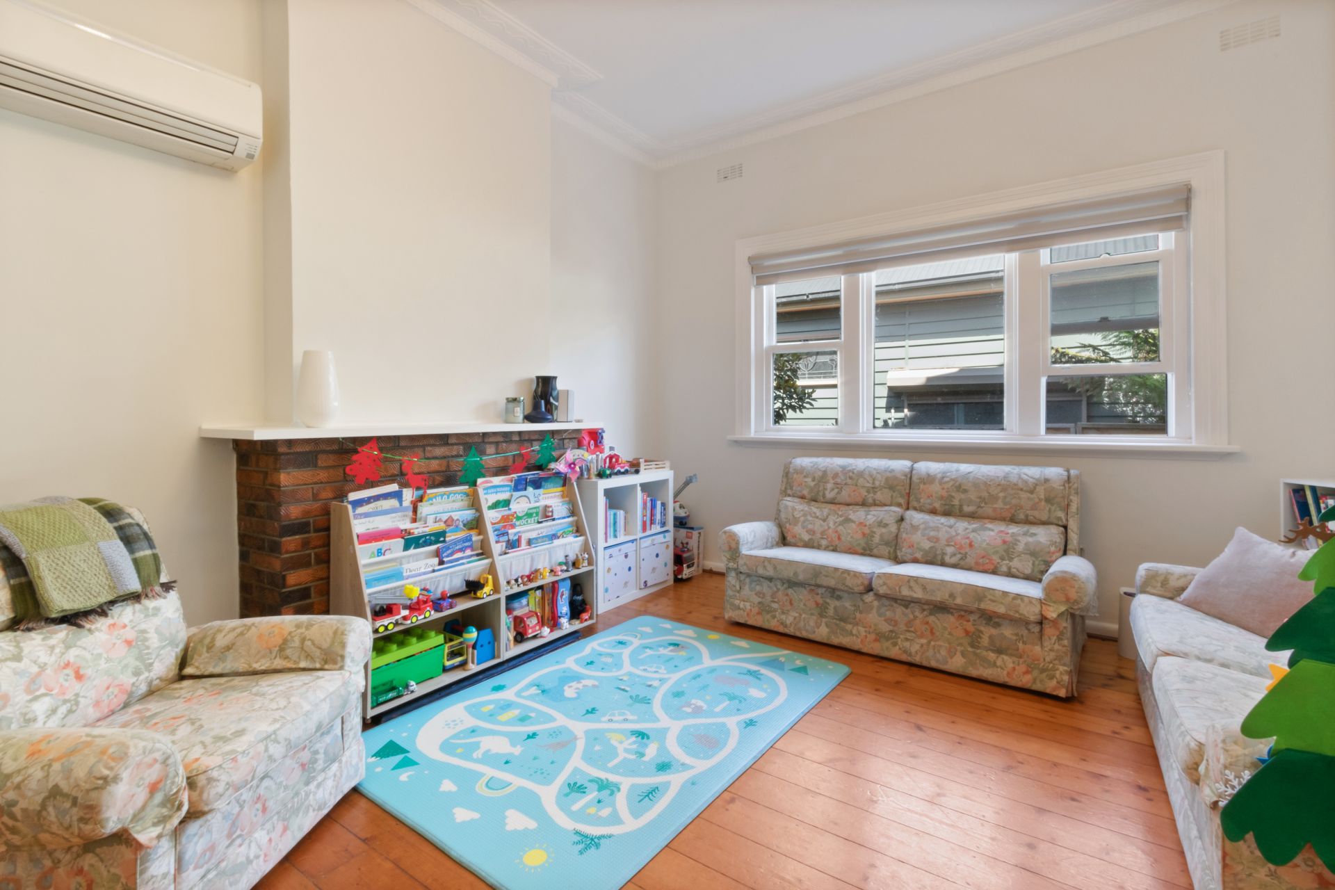 Charming 3-Bedroom Haven in Northcote Awaits You!