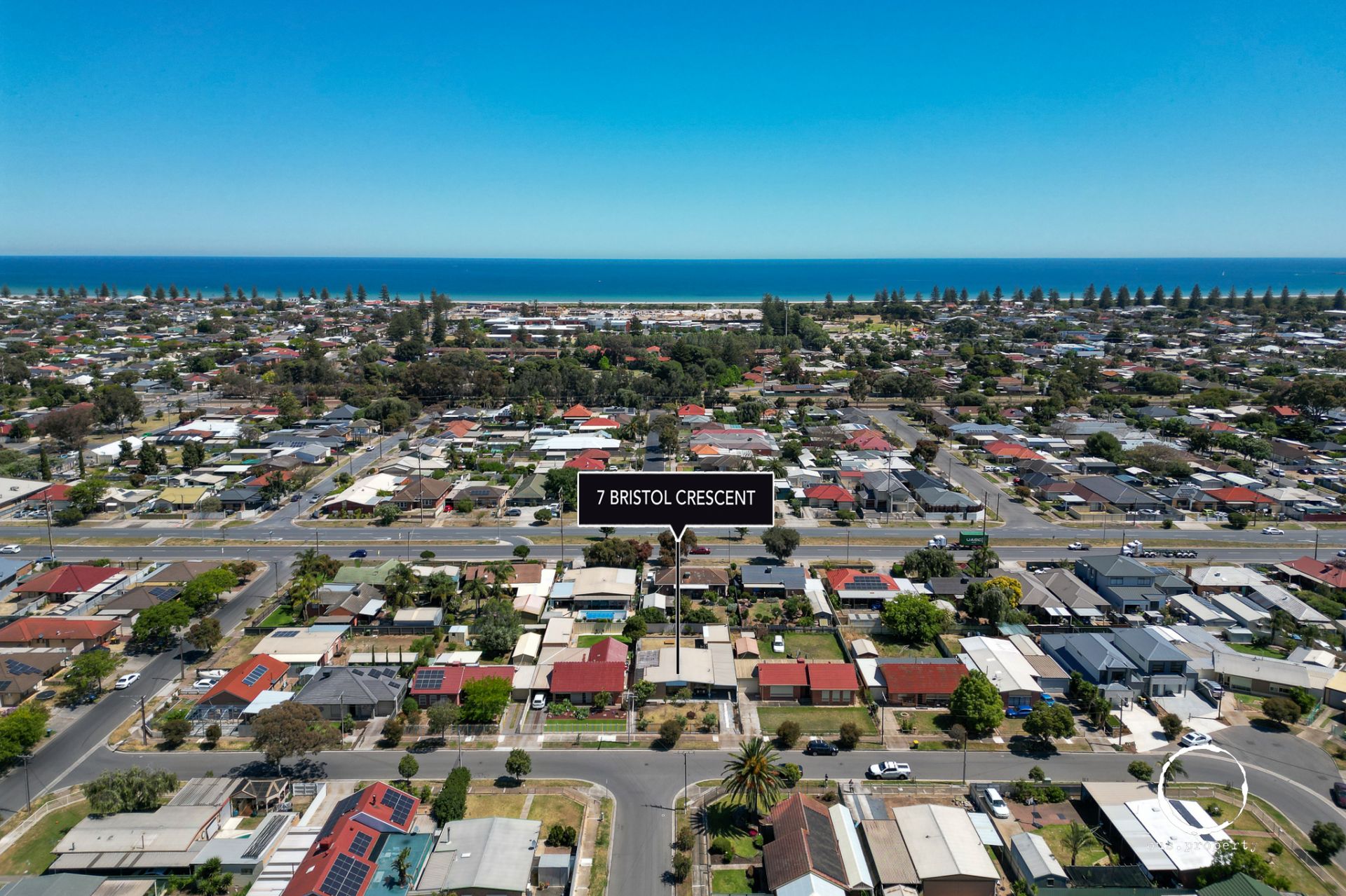 7 Bristol Crescent, Taperoo - Thumbnail 3