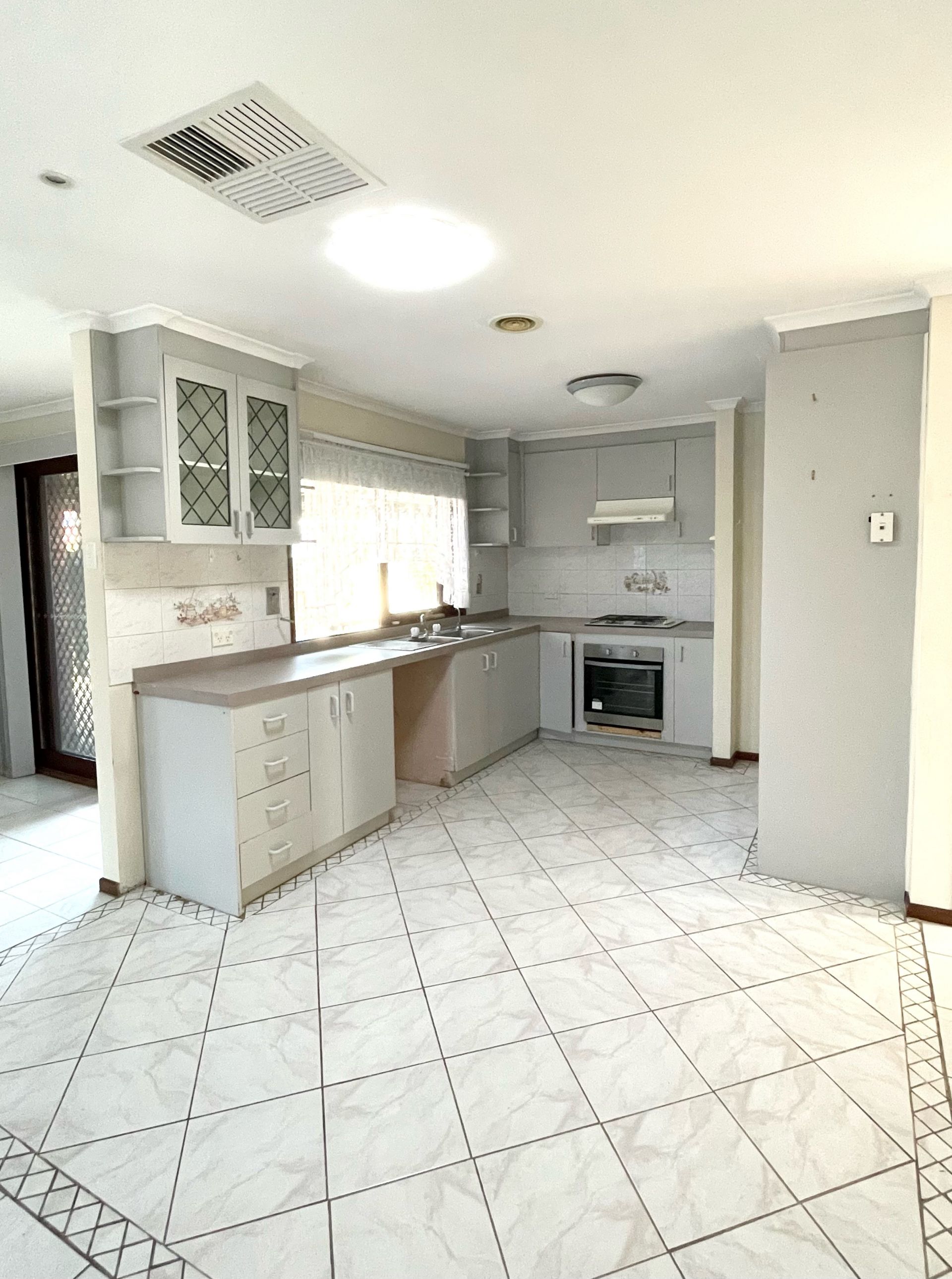 Well positioned home in a Great Location!!