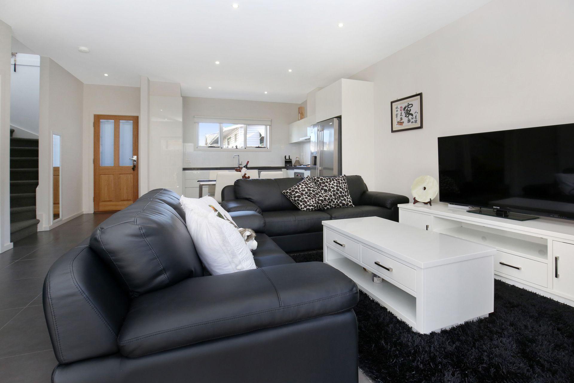 SUPERB MODERN STYLE