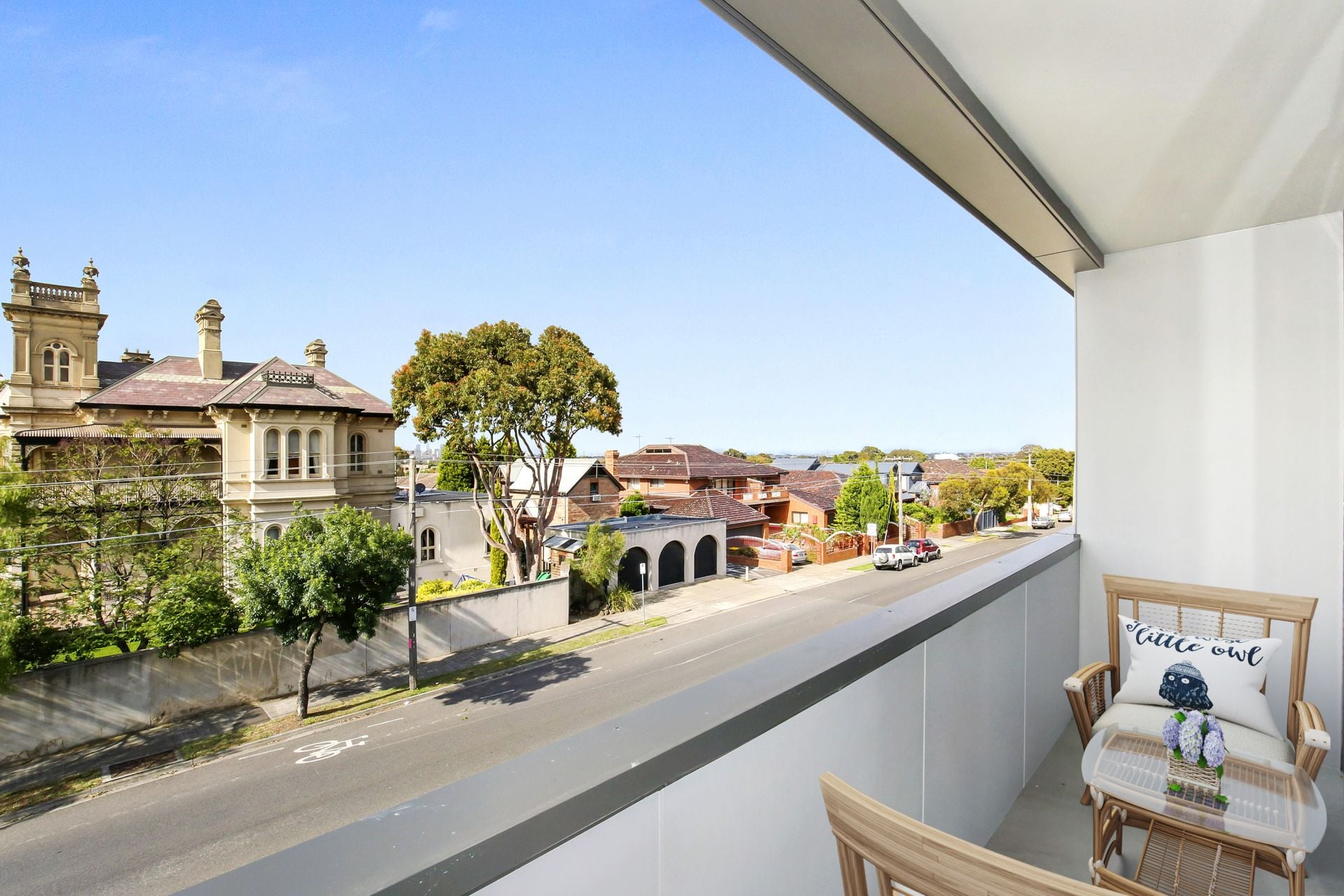 PRESTIGIOUS APARTMENT LIVING