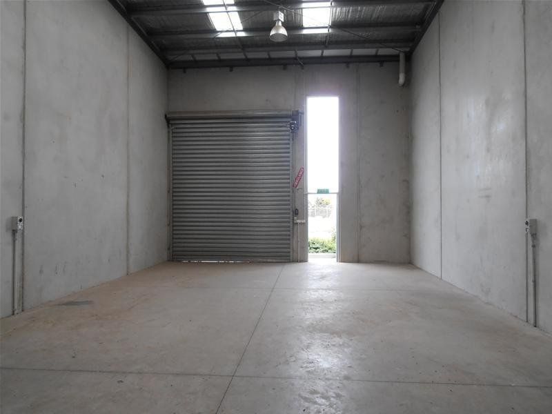 GREAT LITTLE LEASED INVESTMENT OPPORTUNITY!!