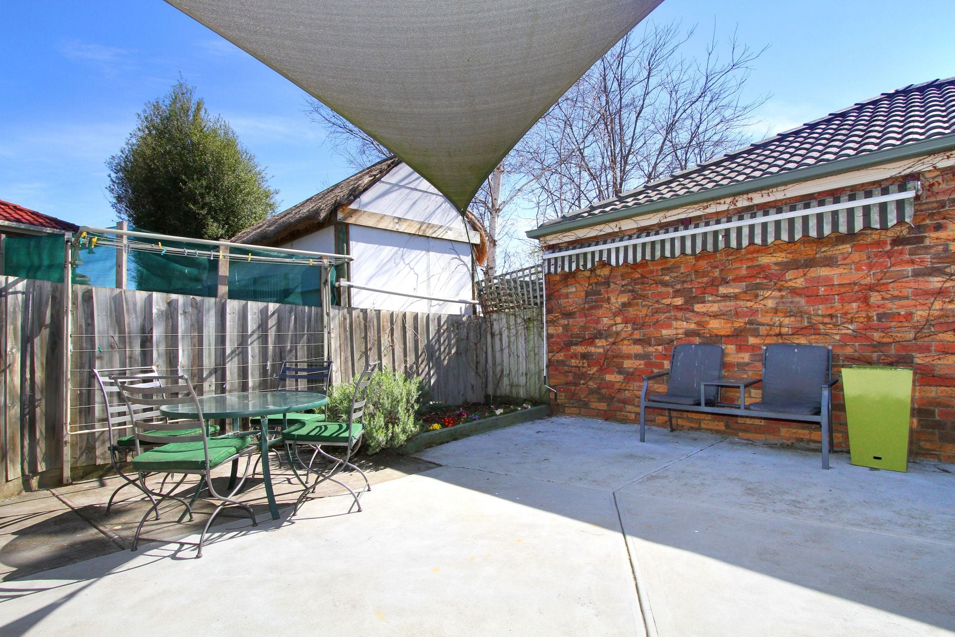 WALKING DISTANCE TO ALL!
