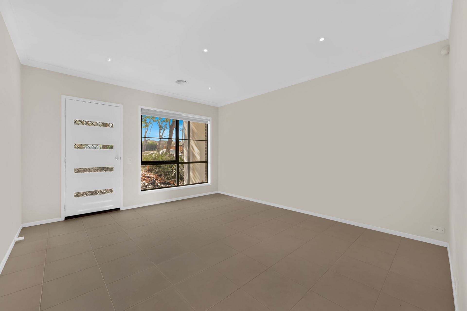GREAT LOCATION - GREAT TOWN HOUSE!