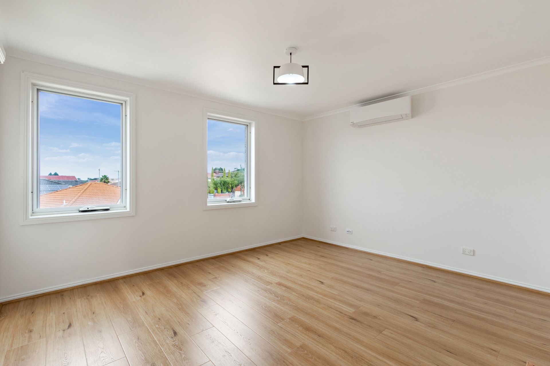 IDEAL LOCATION